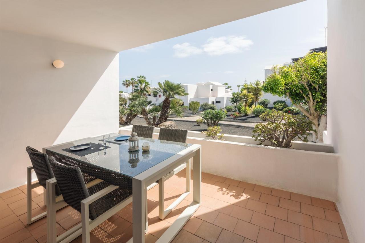 Conylanza Bastian Beach Apartman Costa Teguise Kültér fotó